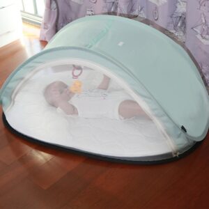 Folding breathable mosquito net in bb crib Hover Image