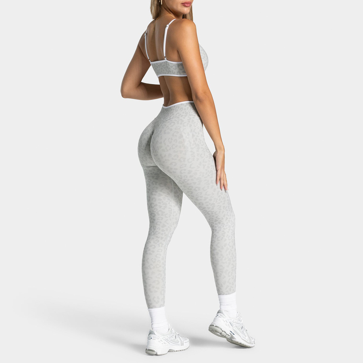Breathable Sports Bra And Quick-drying Yoga Pants Workout Set